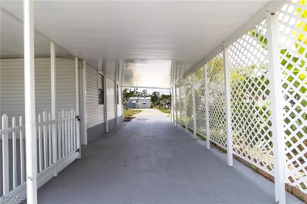 COUNTRY LAKES - Residential Lease