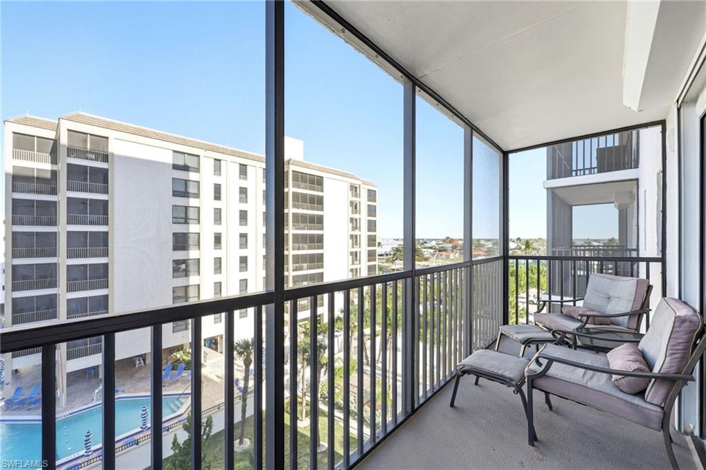 ISLAND WINDS CONDO - Residential