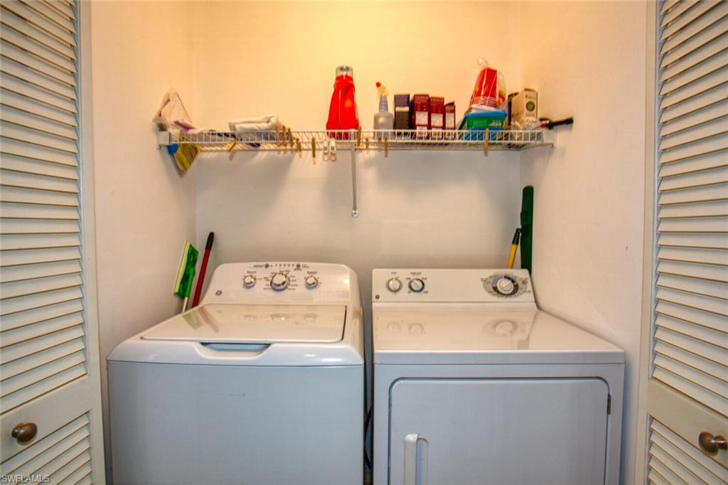 LAKESIDE GREEN - Residential