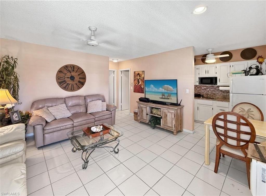 AQUARIUS APTS OF MARCO ISLAND - Residential