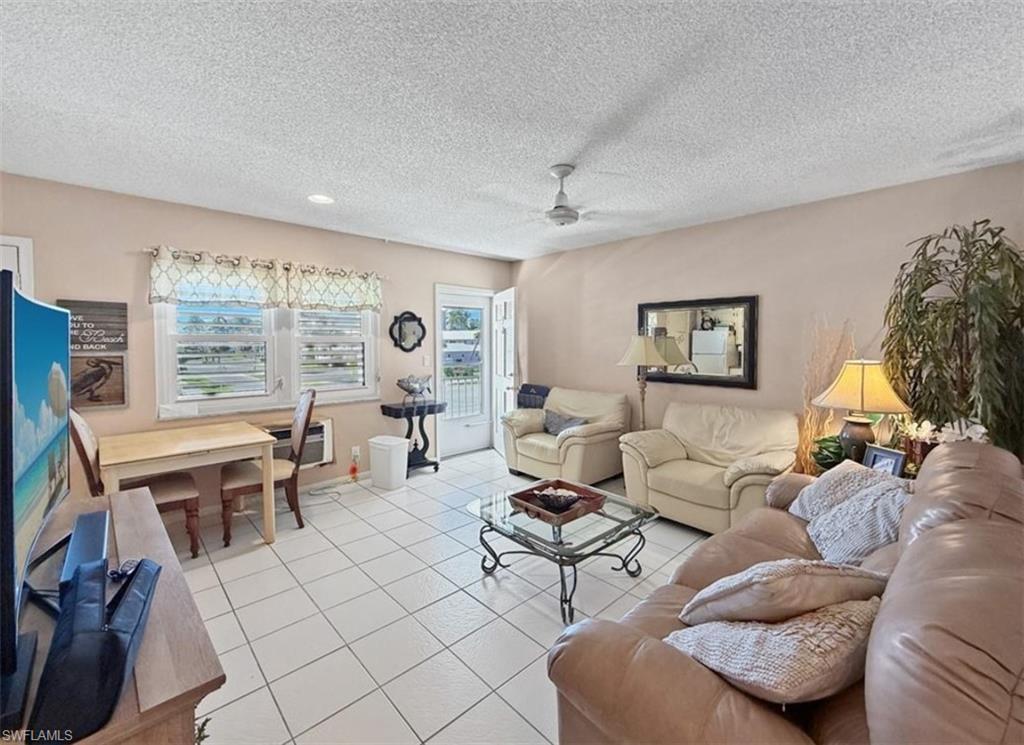 AQUARIUS APTS OF MARCO ISLAND - Residential