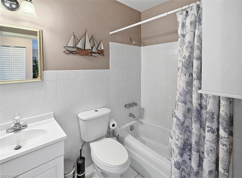 AQUARIUS APTS OF MARCO ISLAND - Residential