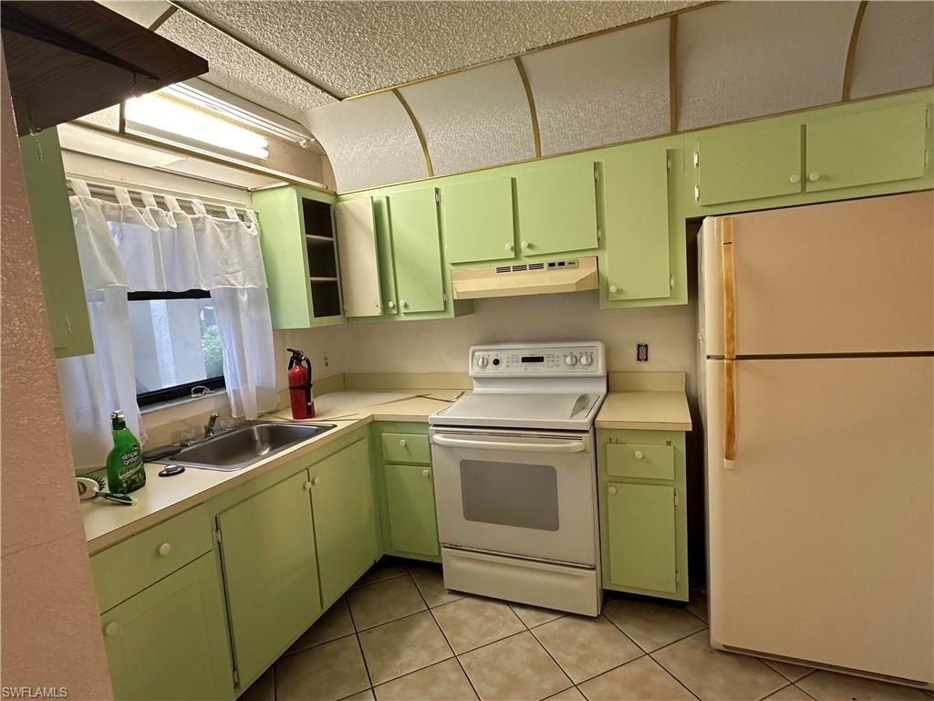 FAIRWAYS I - Residential