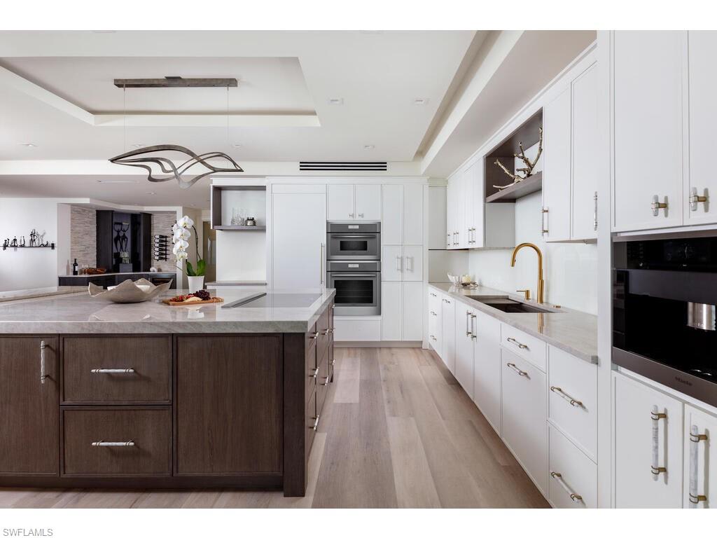 PARK PLAZA - Residential