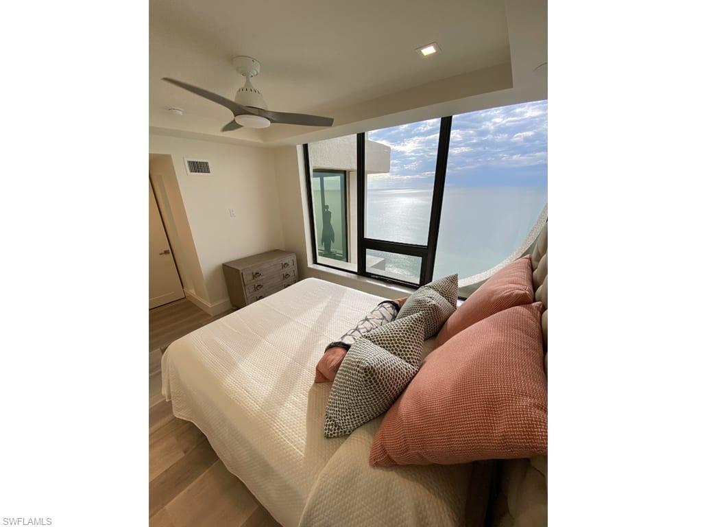 PARK PLAZA - Residential