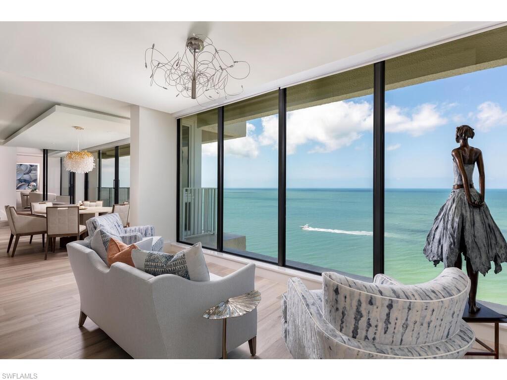 PARK PLAZA - Residential