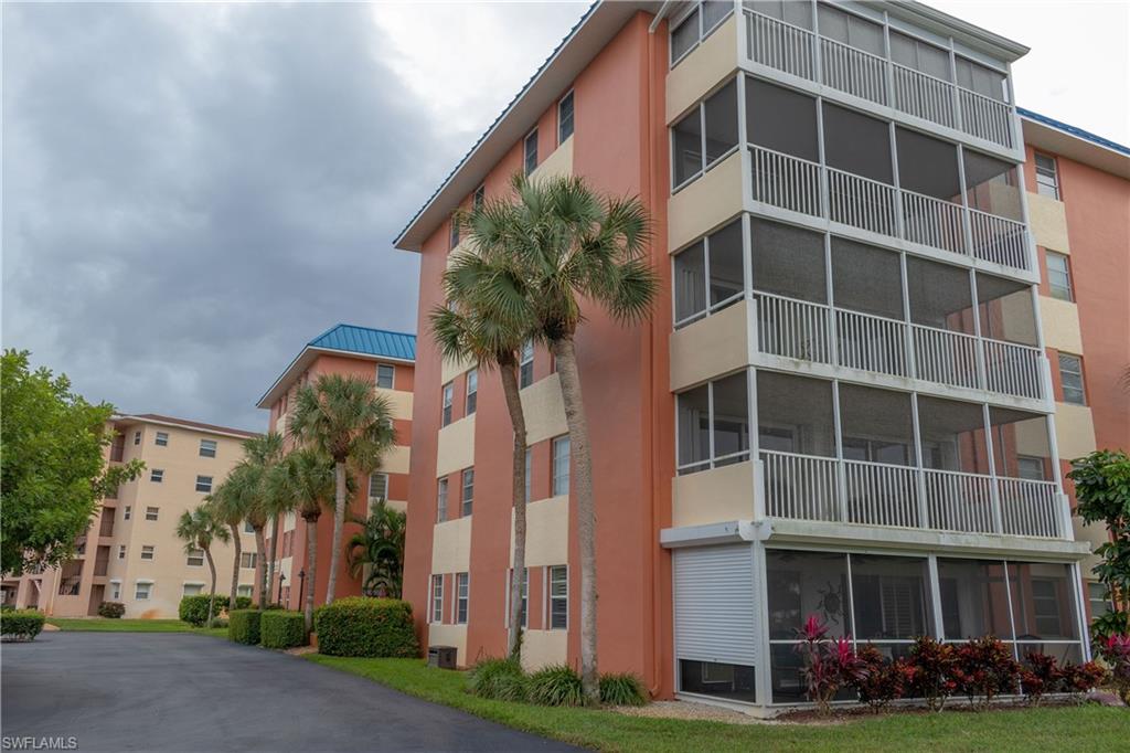 FAIRWAY TOWERS - Residential