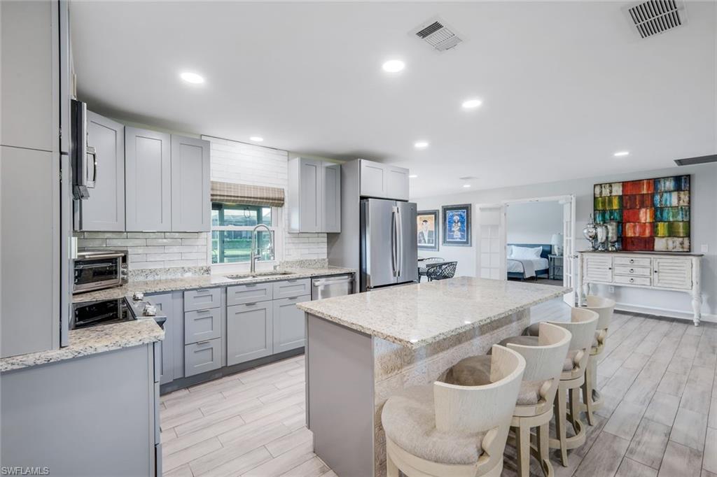 YACHT CLUB - Residential