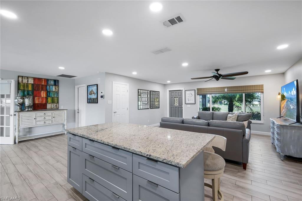 YACHT CLUB - Residential