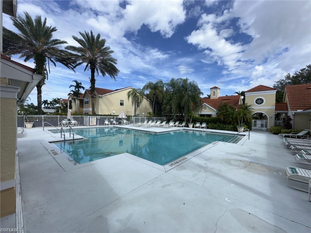 VENETIAN PALMS - Residential