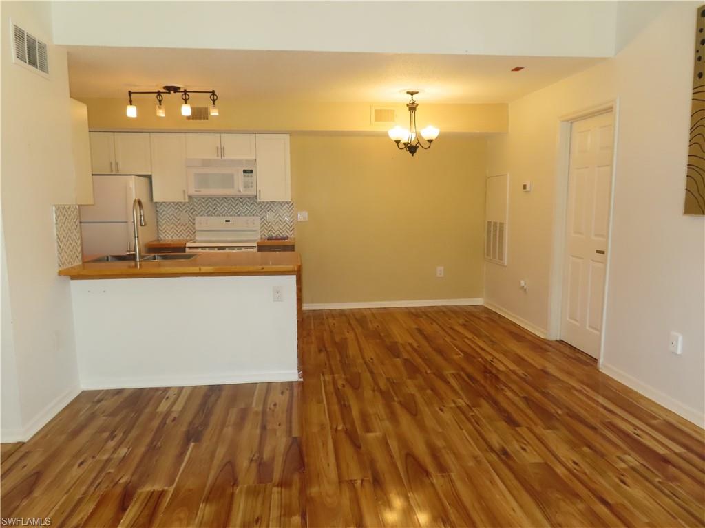 VENETIAN PALMS - Residential