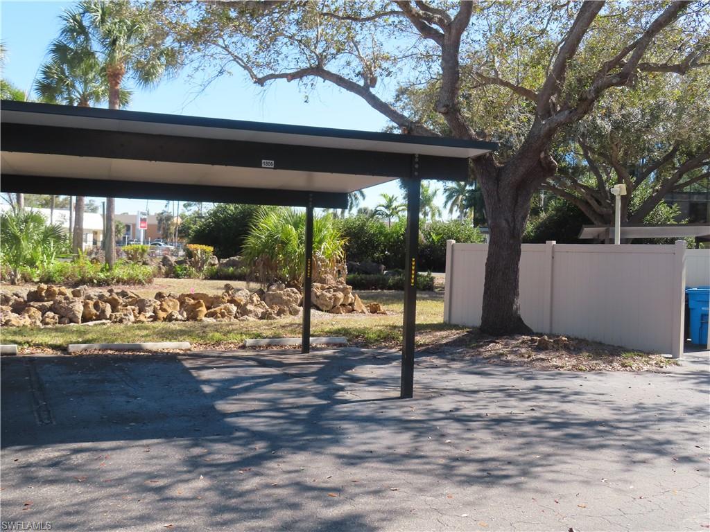 VENETIAN PALMS - Residential