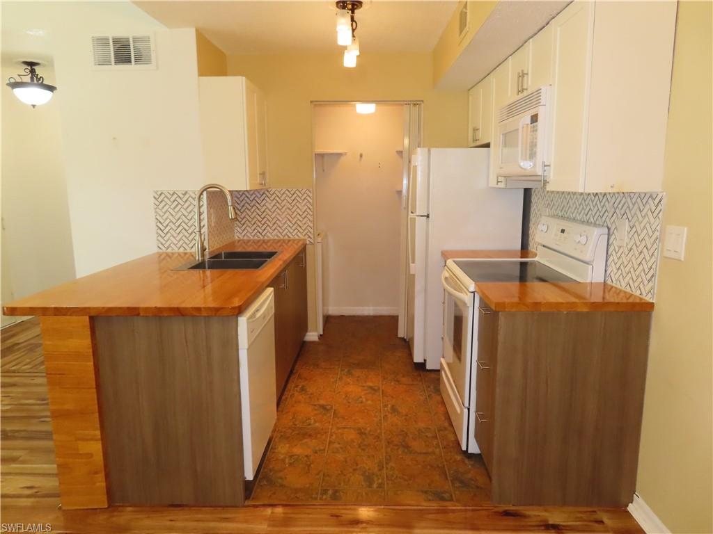 VENETIAN PALMS - Residential