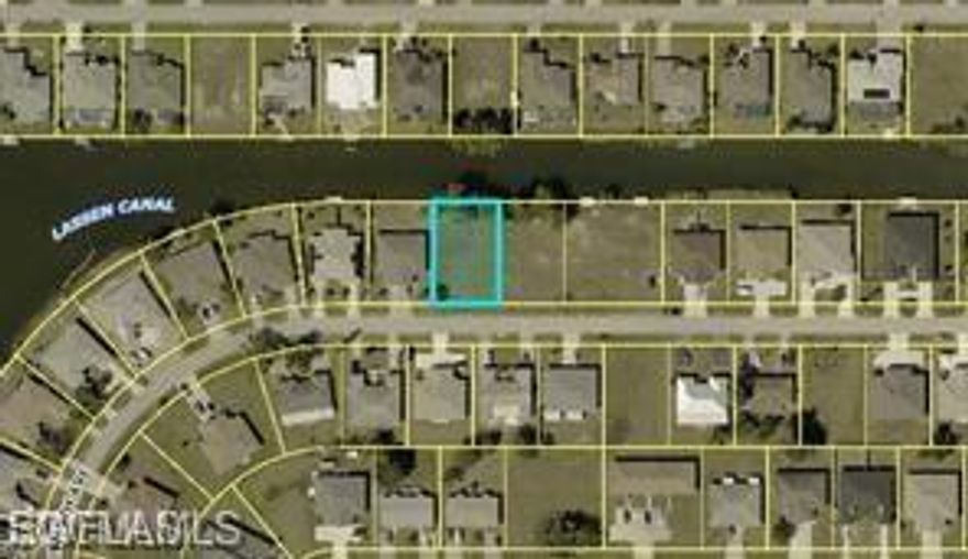 Amazing Deal for a Waterfront-DUPLEX/MULTI-FAMILY ZONED LOT!! (Adjacent lot is available as well-531 SE 4th Ter If combined, you can build up to a 6 Unit Investment property)CITY WATER, SEWER, AND IRRIGATION Utilities already installed and PAID IN FULL! Make an offer today, Rents are up and this is an amazing investment opportunity. FLOOD ZONE X, NO FLOOD INSURANCE NEEDED!