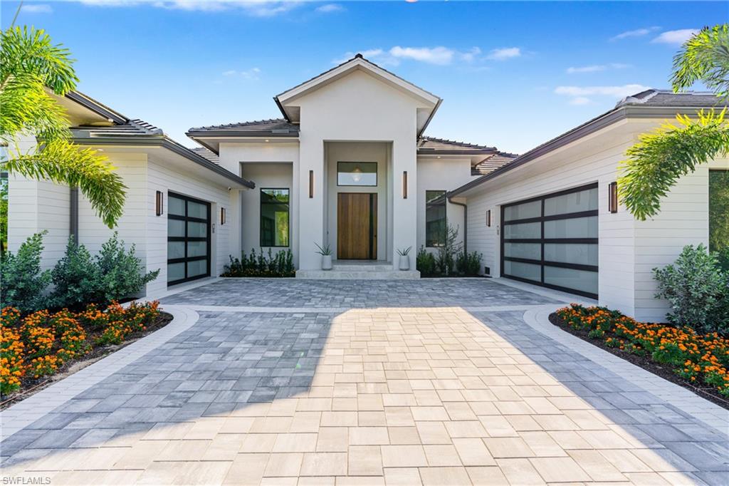 11220 Five Oaks LN
