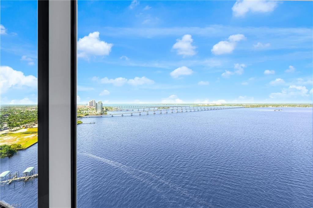 ST. TROPEZ - Residential