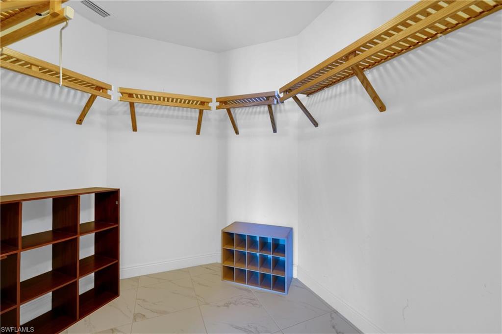 ST. TROPEZ - Residential