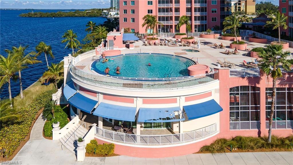 ST. TROPEZ - Residential