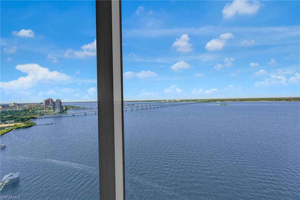 ST. TROPEZ - Residential