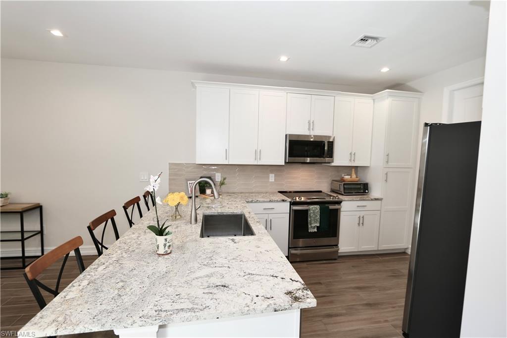 VANDERBILT RESERVE - Residential Lease