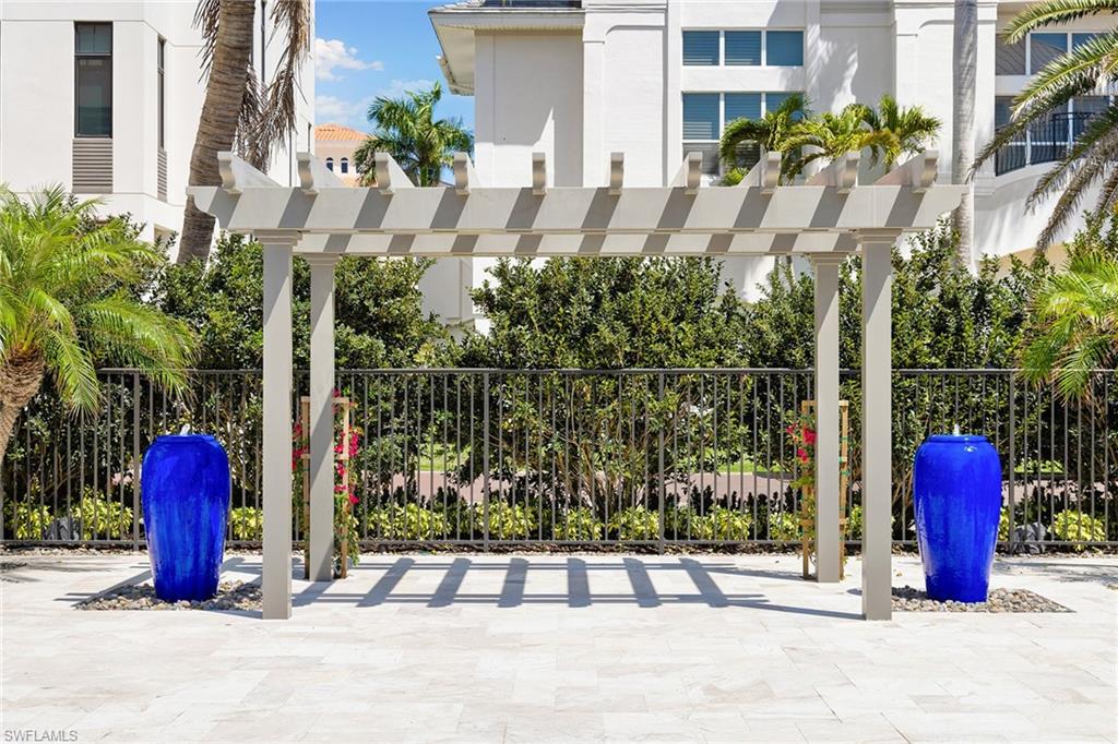 BAREFOOT BEACH - Residential