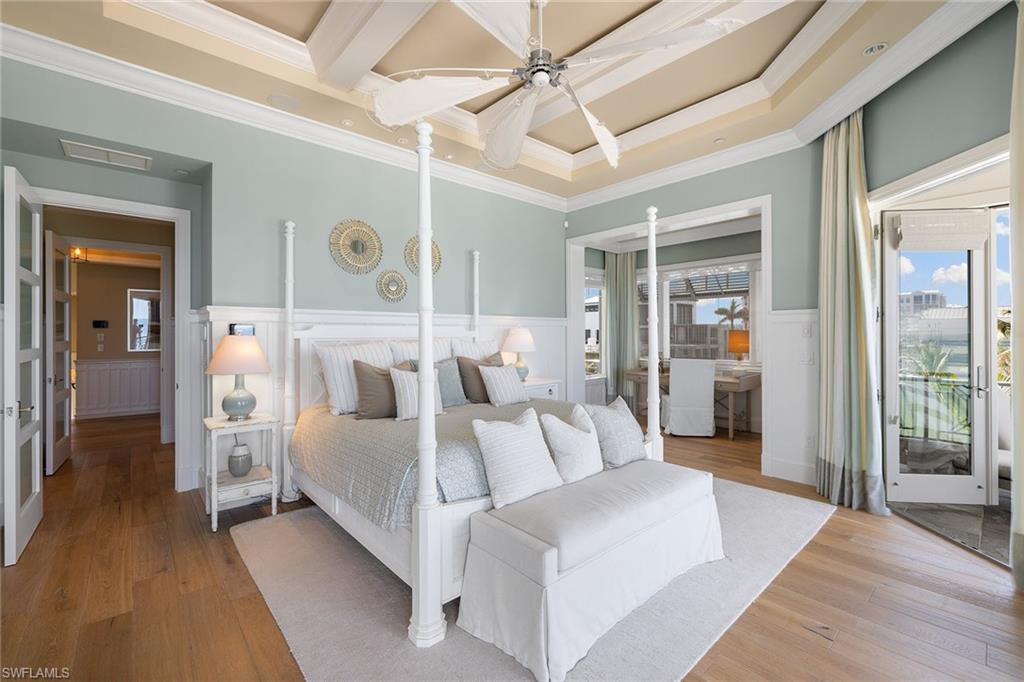 BAREFOOT BEACH - Residential