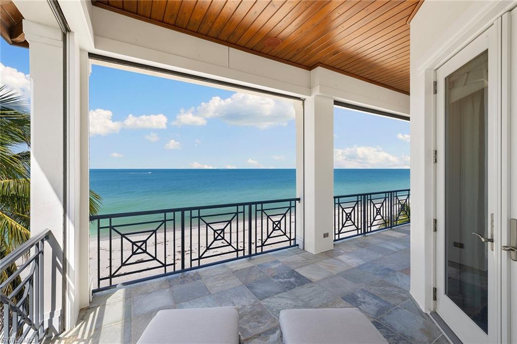 BAREFOOT BEACH - Residential