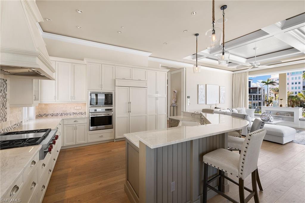 BAREFOOT BEACH - Residential