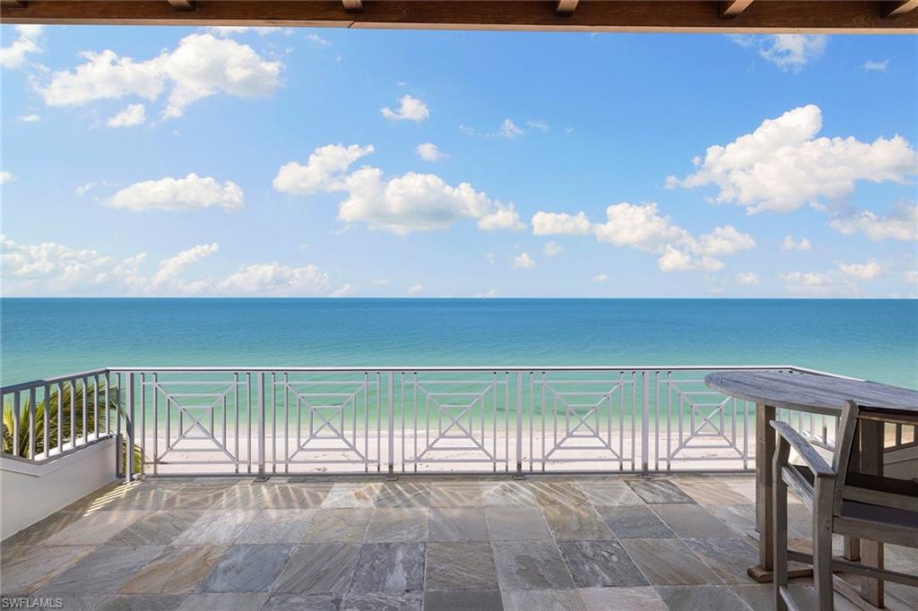 BAREFOOT BEACH - Residential