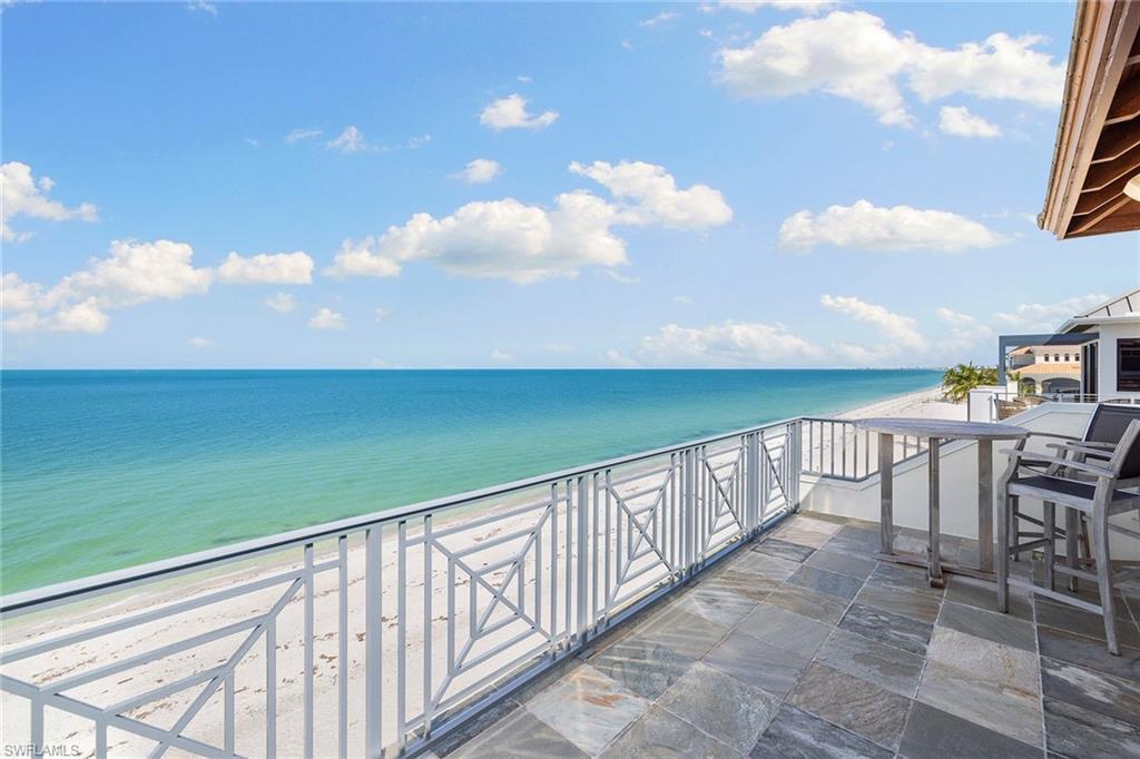 BAREFOOT BEACH - Residential