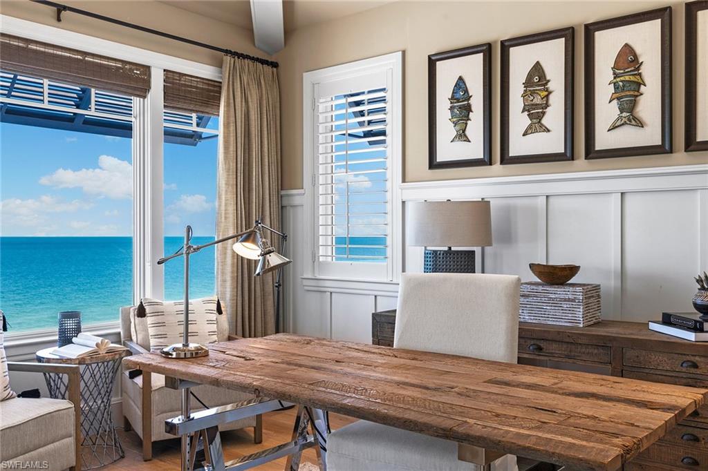 BAREFOOT BEACH - Residential