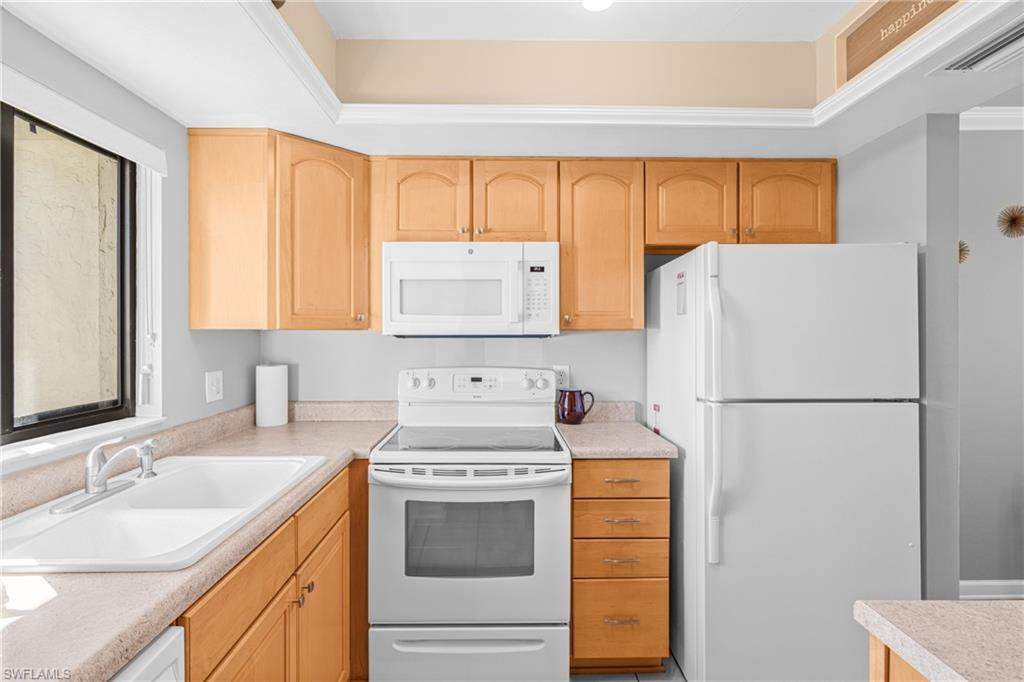 COUNTRY PINES CONDO - Residential