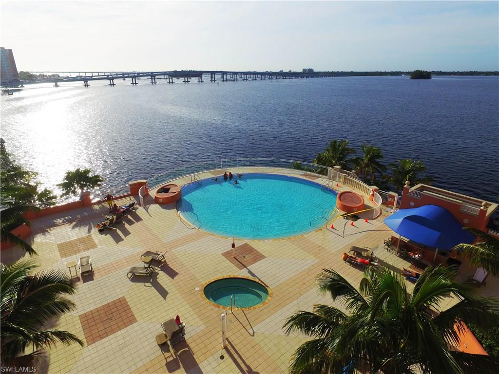 ST. TROPEZ - Residential