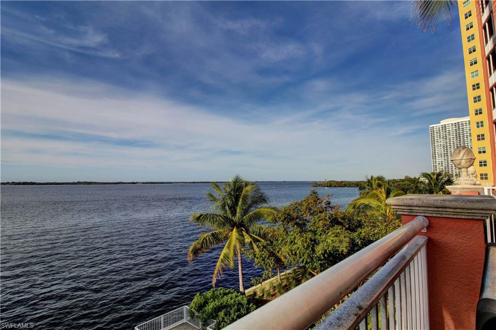 ST. TROPEZ - Residential