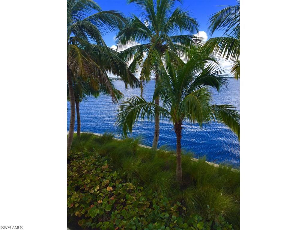 ST. TROPEZ - Residential