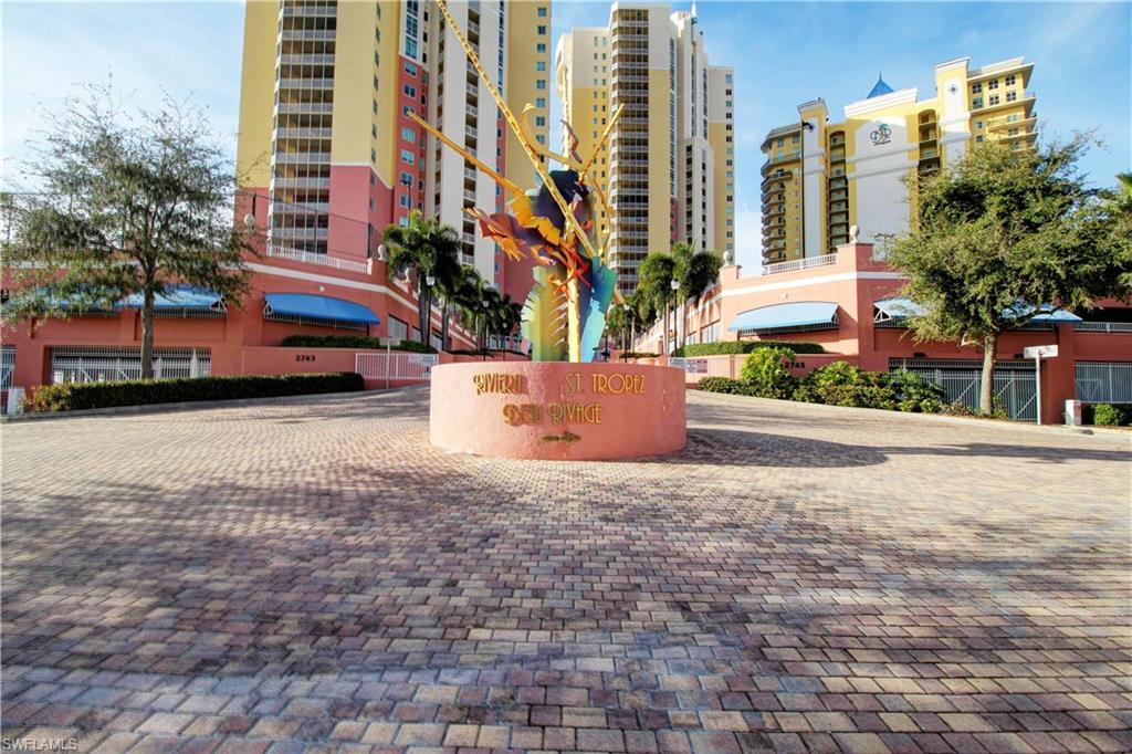 ST. TROPEZ - Residential