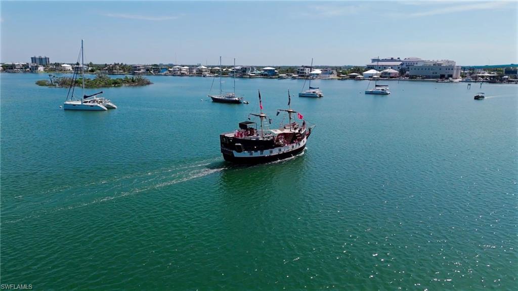 ISLAND SHORES - Land