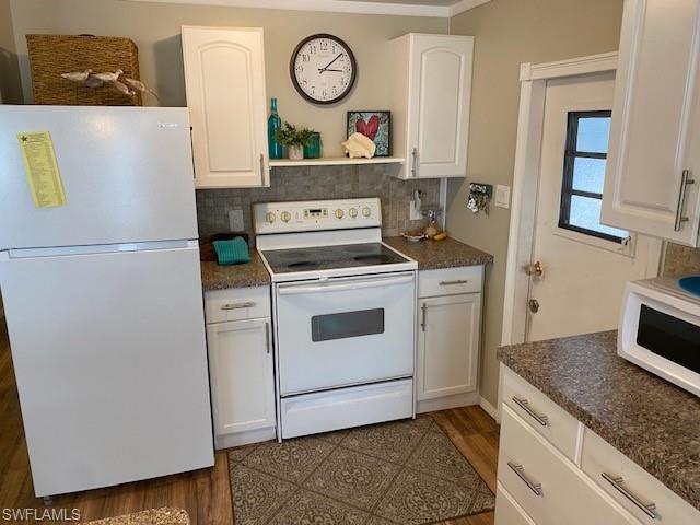 LAUREL ESTATES MOBILE HOME VIL - Residential