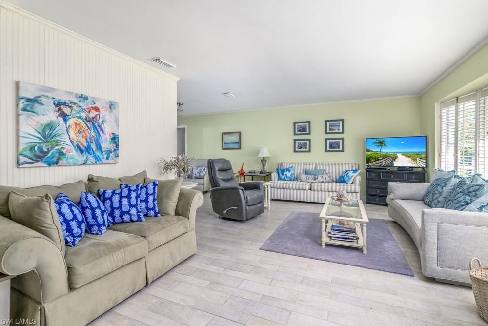 MOORINGS - Residential