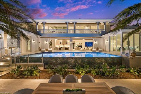 506 Neapolitan LN NAPLES FL 34103