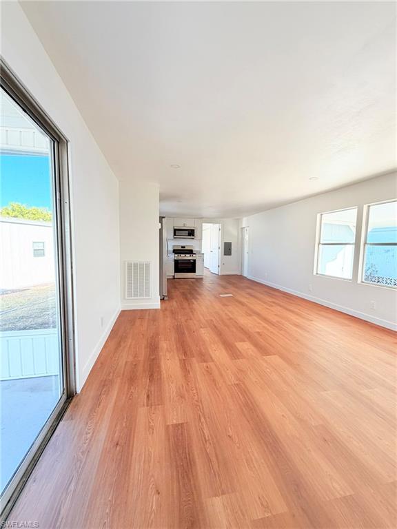 NAPLES MOBILE ESTATES - Residential