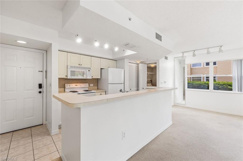 8920 Colonnades CT E 518