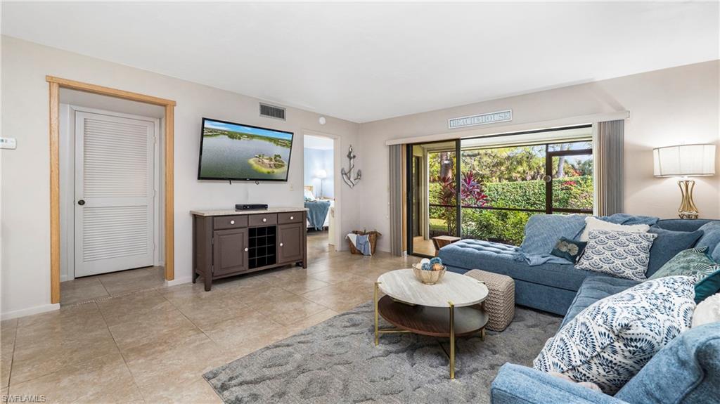 WINDSOR AT KINGS LAKE - Residential