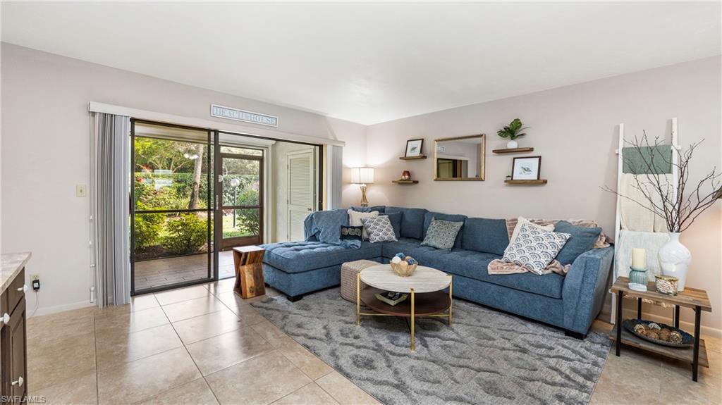 WINDSOR AT KINGS LAKE - Residential