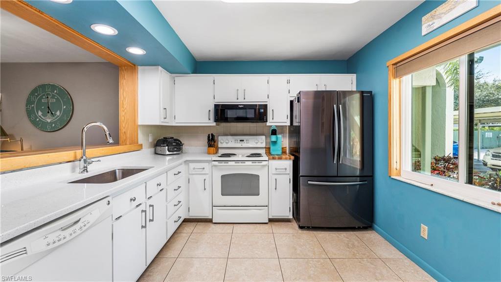 WINDSOR AT KINGS LAKE - Residential