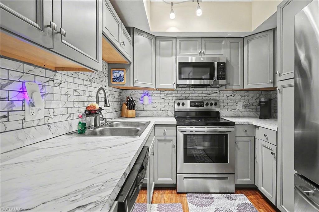 CYPRESS LAKE ESTATES - Residential