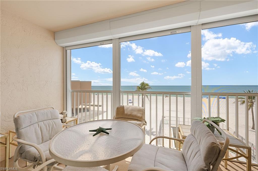 DOLPHIN WAY - Residential