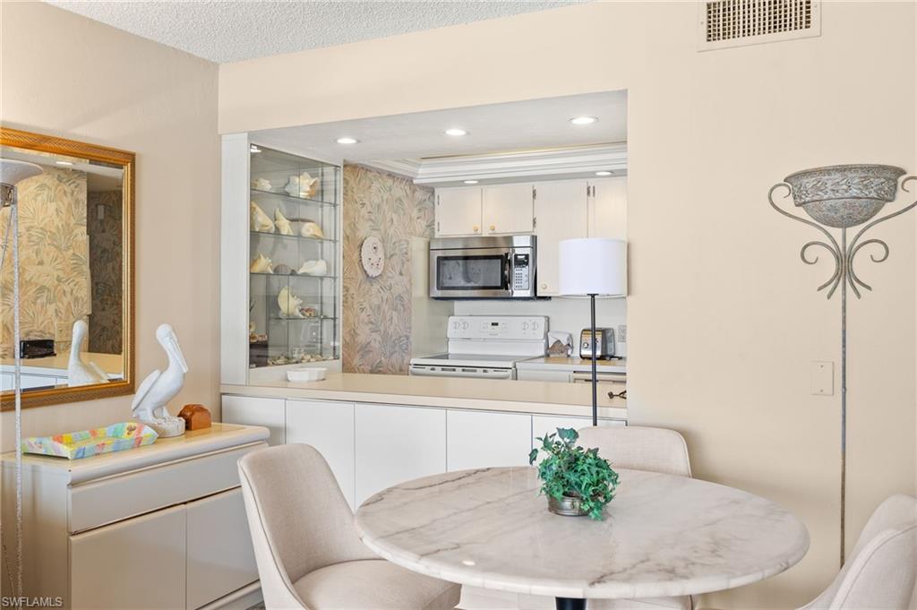 DOLPHIN WAY - Residential