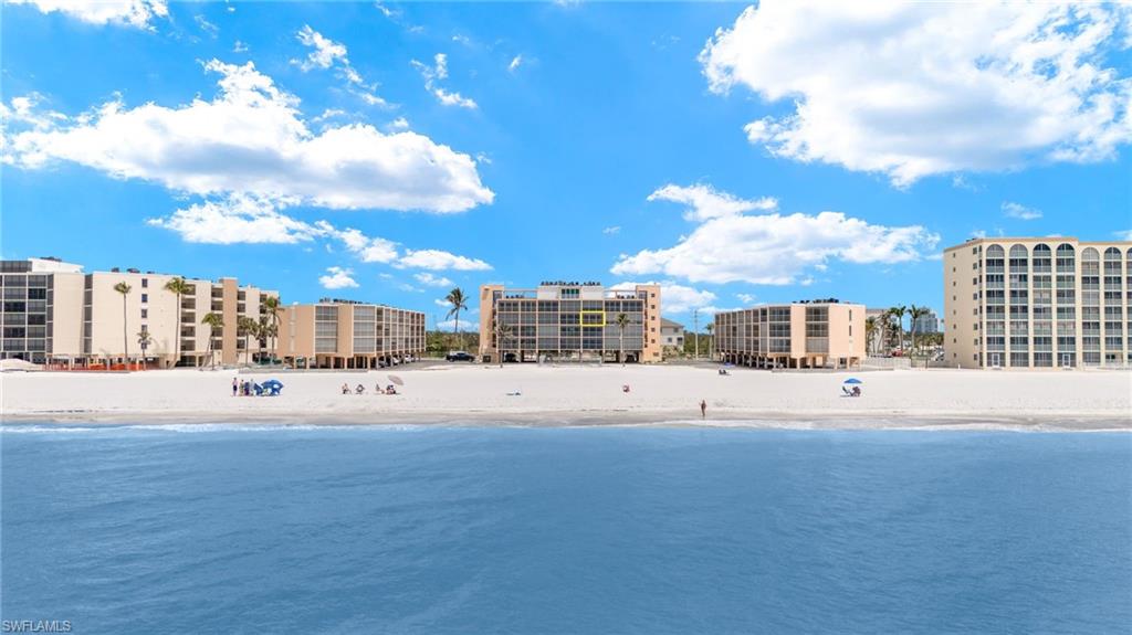 DOLPHIN WAY - Residential