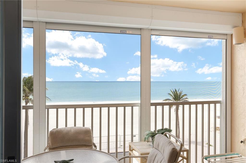 DOLPHIN WAY - Residential